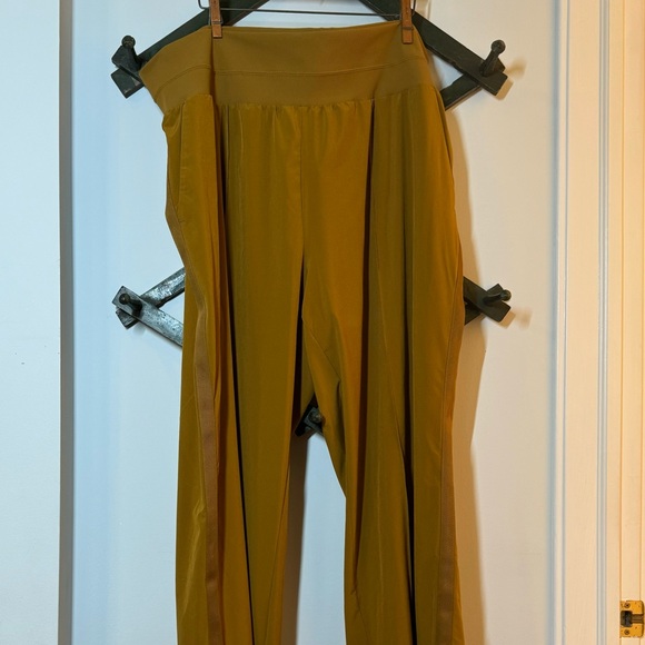 Athleta Plus Size Nolita Wide Leg Trousers in Golden Bronze NWT - Picture 2 of 14